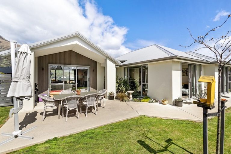Photo of property in 3 Oxfordshire Avenue, Lower Shotover, Queenstown, 9304