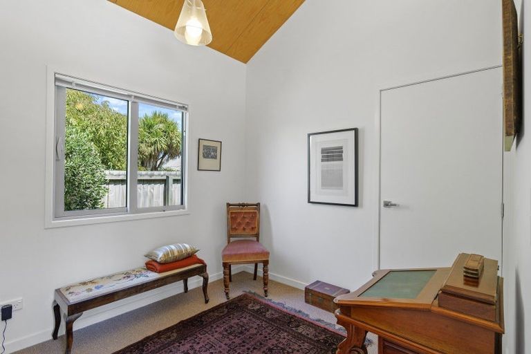 Photo of property in 6a Taylors Avenue, Bryndwr, Christchurch, 8052