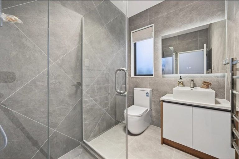 Photo of property in 3b Cardiff Road, Pakuranga, Auckland, 2010