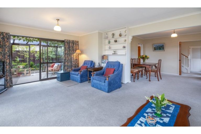 Photo of property in 1/124 Hamilton Avenue, Ilam, Christchurch, 8041