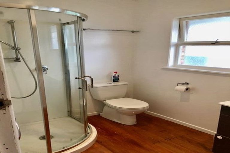 Photo of property in 2/216 Beach Road, Campbells Bay, Auckland, 0630