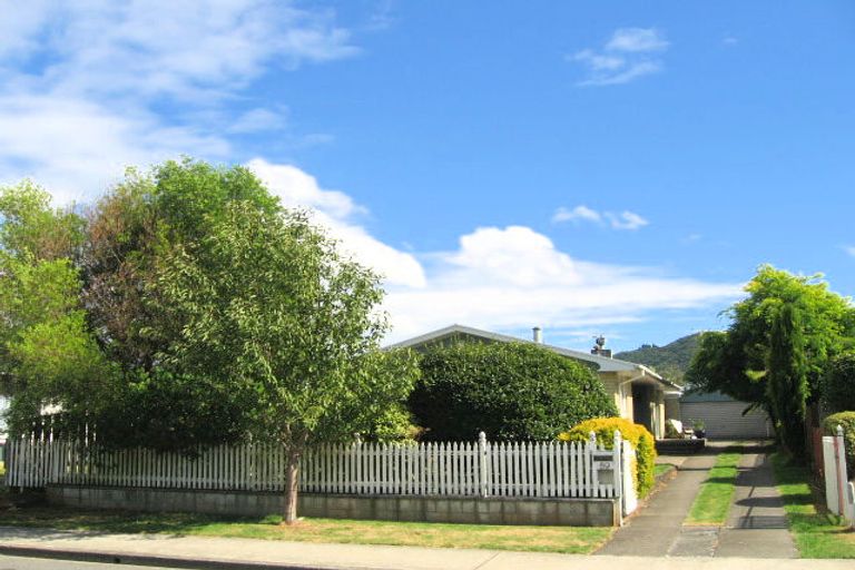 Photo of property in 59 Oregon Drive, Maoribank, Upper Hutt, 5018