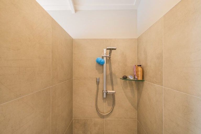 Photo of property in 18 Topping Place, Whitianga, 3510