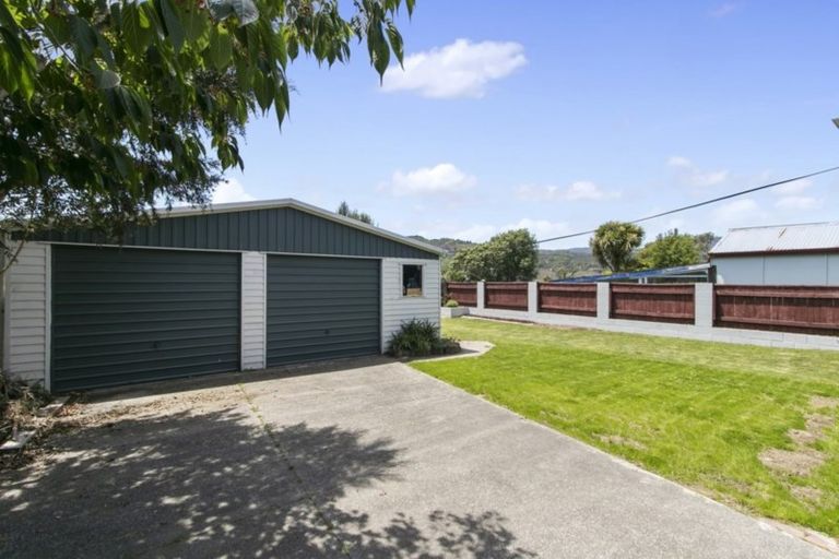 Photo of property in 118 Wainuiomata Road, Wainuiomata, Lower Hutt, 5014