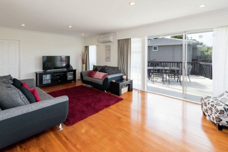 Photo of property in 14 Judkins Crescent, Cockle Bay, Auckland, 2014