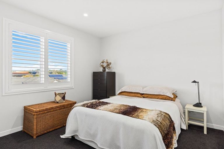 Photo of property in 32 Awanui Crescent, Matakana, 0985