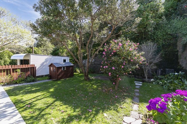 Photo of property in 1 Melrose Road, Island Bay, Wellington, 6023