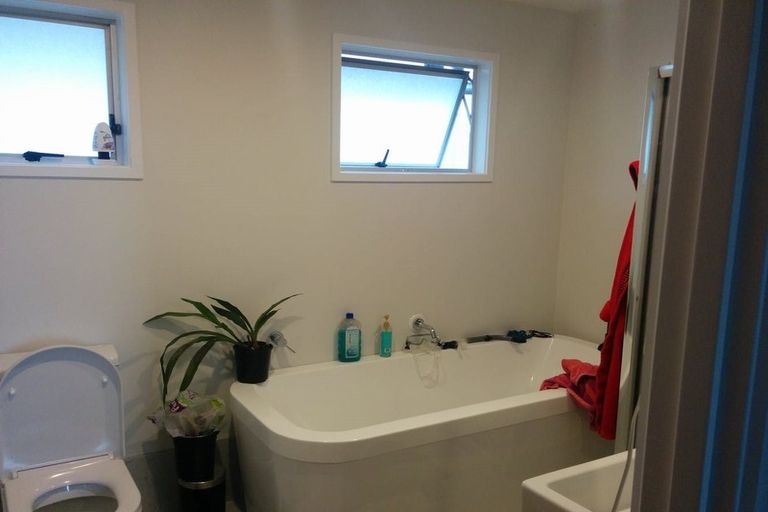 Photo of property in 2/25 Moire Road, Massey, Auckland, 0614