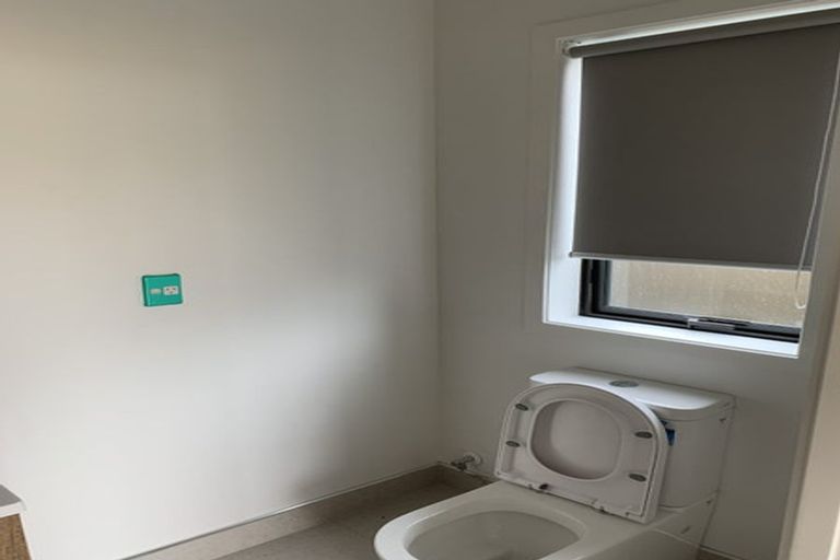 Photo of property in 5 Tawa Road, Te Atatu Peninsula, Auckland, 0610