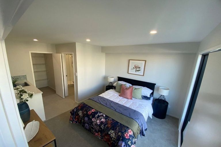 Photo of property in 1 Tima Lane, Mangere Bridge, Auckland, 2022