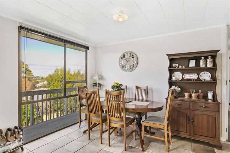 Photo of property in 19 Peterhouse Place, West Harbour, Auckland, 0618