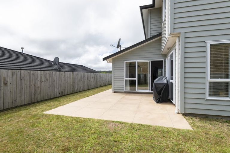 Photo of property in 17 Bickerton Rise, Churton Park, Wellington, 6037