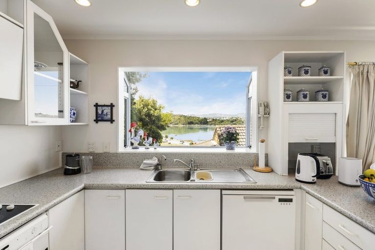 Photo of property in 4/378 Evans Bay Parade, Hataitai, Wellington, 6021