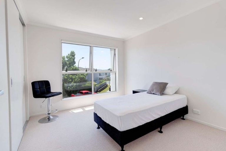 Photo of property in 11 Costa Viva Crescent, Karaka, Papakura, 2113