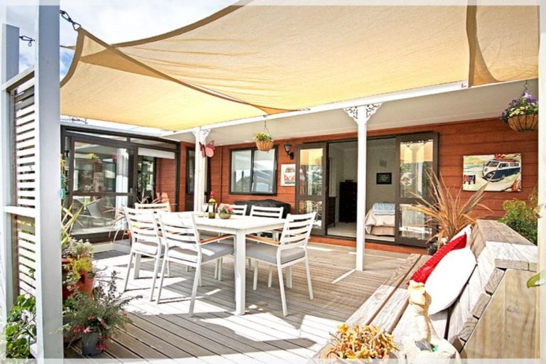 Photo of property in 4 Malthus Place, Foxton Beach, Foxton, 4815