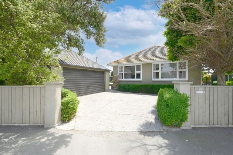 Photo of property in 74 Maidstone Road, Ilam, Christchurch, 8041