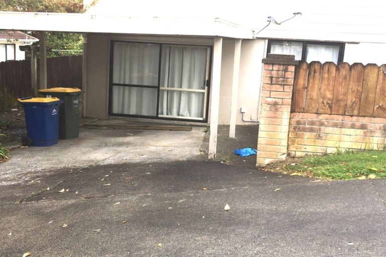 Photo of property in 1/30 Chislehurst Street, Henderson, Auckland, 0612