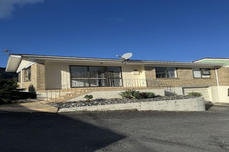 Photo of property in 27 Kamo Road, Regent, Whangarei, 0112