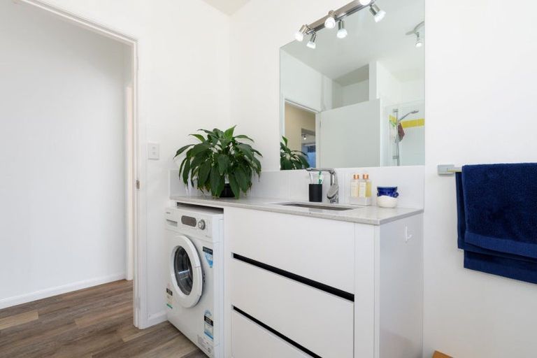 Photo of property in 22 Seaview Road, Otumoetai, Tauranga, 3110