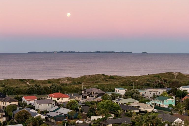 Photo of property in 634a Papamoa Beach Road, Papamoa Beach, Papamoa, 3118