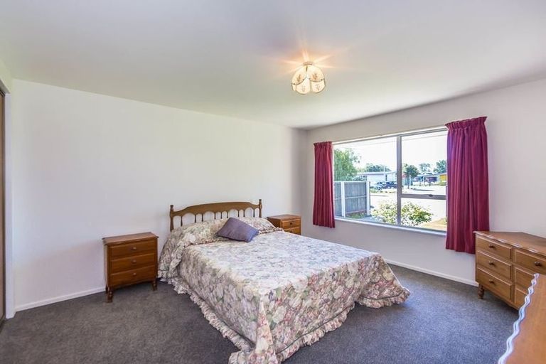 Photo of property in 2 School Road, Halswell, Christchurch, 8025