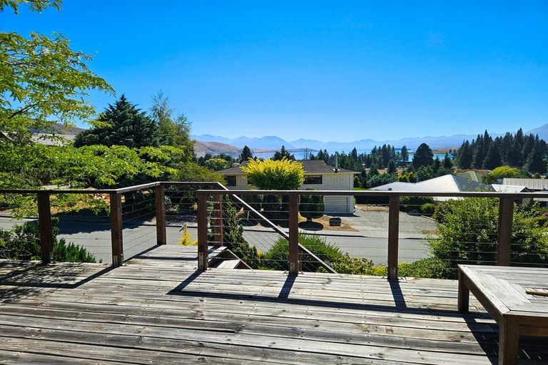 Photo of property in 4 Hamilton Drive, Lake Tekapo, 7999