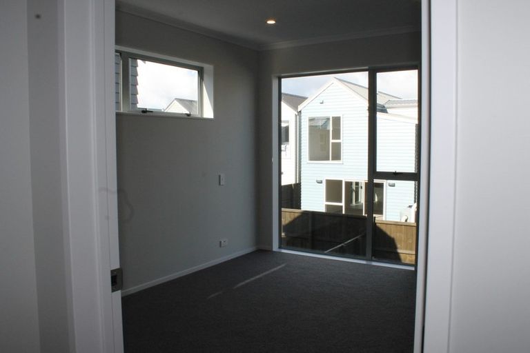 Photo of property in 49 Glidepath Road, Hobsonville, Auckland, 0616