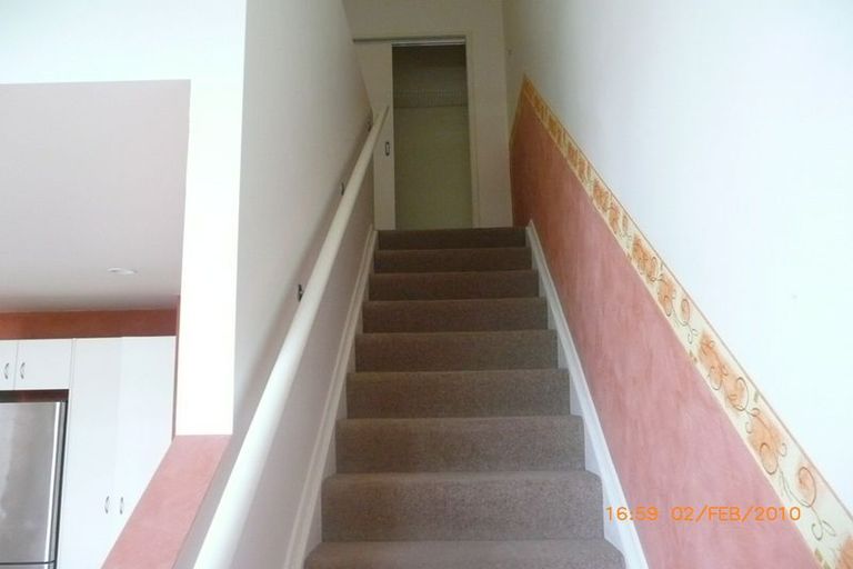 Photo of property in 2f/30 Westward Ho, Glen Eden, Auckland, 0602