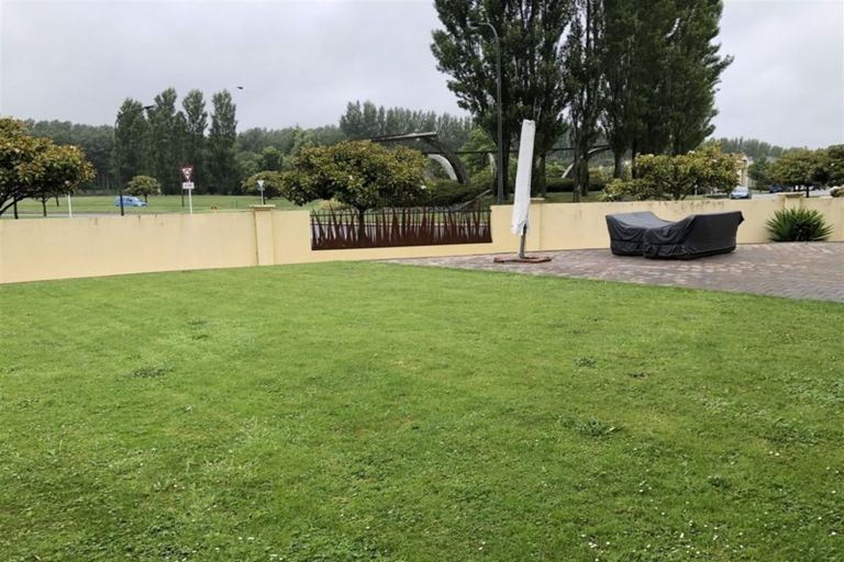 Photo of property in 20 Baltic Place, Northwood, Christchurch, 8051