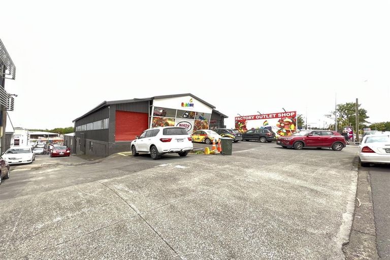 Photo of property in 25a Great South Road, Papakura, 2110