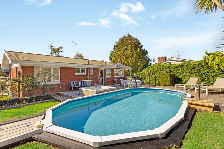 Photo of property in 17 Wynn Place, Howick, Auckland, 2014