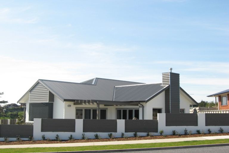 Photo of property in 182 Heta Road, Highlands Park, New Plymouth, 4312