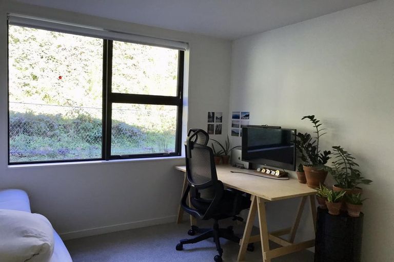 Photo of property in 11 Rua Kai Way, Brooklyn, Wellington, 6021