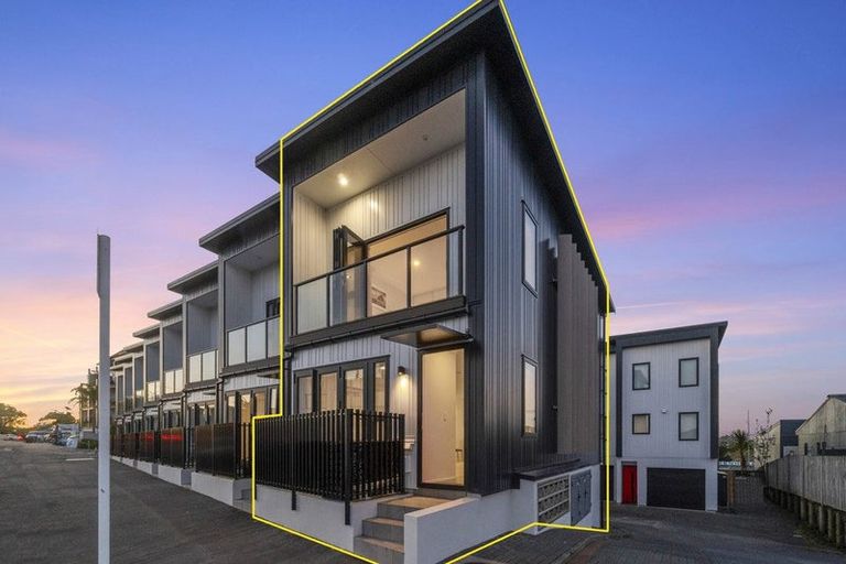 Photo of property in 1/97b Mokoia Road, Birkenhead, Auckland, 0626