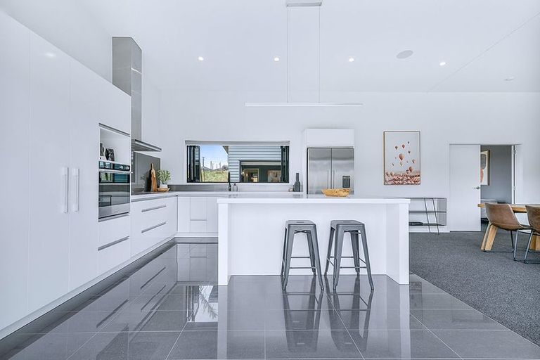 Photo of property in 224 Baverstock Road, Grandview Heights, Hamilton, 3200