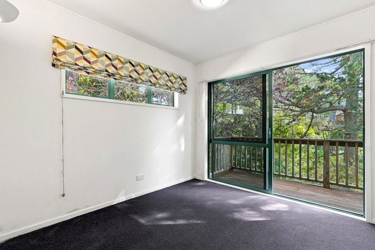 Photo of property in 1/11 Saddleback Rise, Murrays Bay, Auckland, 0630