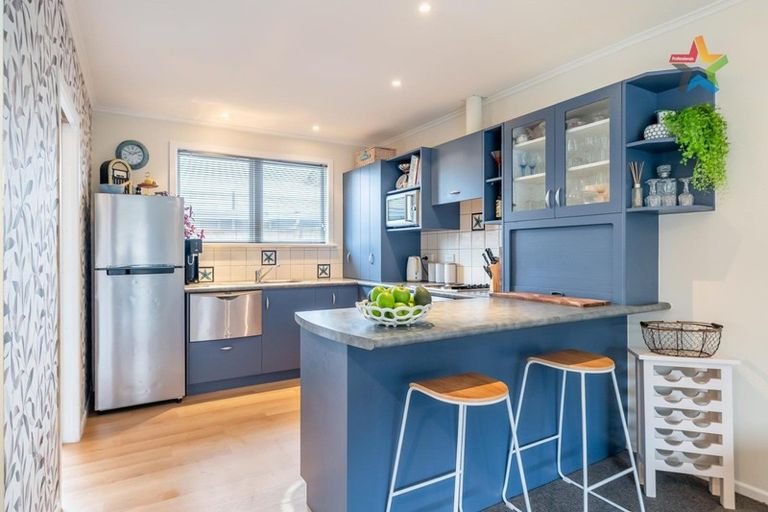 Photo of property in 75 Wai-iti Crescent, Woburn, Lower Hutt, 5010