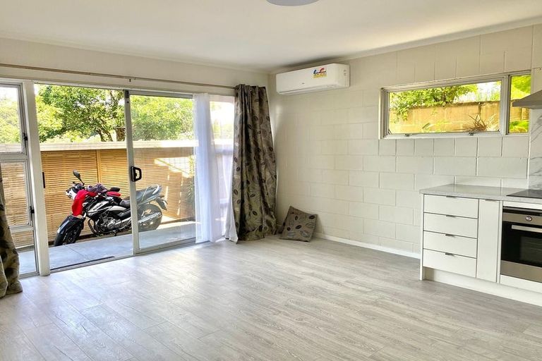 Photo of property in 1/23b Hillsborough Road, Hillsborough, Auckland, 1042