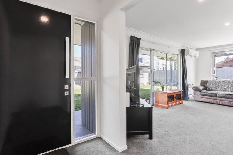 Photo of property in 4 Coates Place, Rangiora, 7400