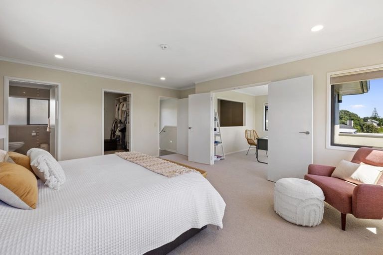 Photo of property in 9 Sampson Avenue, Waiwhakaiho, New Plymouth, 4312