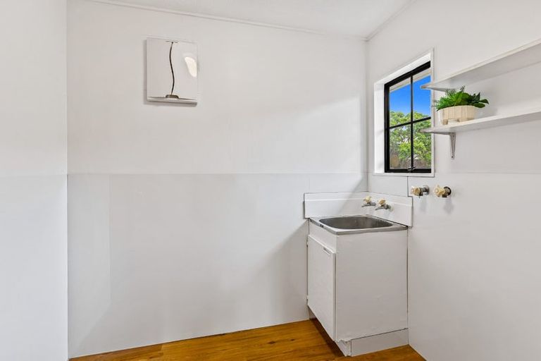 Photo of property in 96a Sturges Road, Henderson, Auckland, 0612