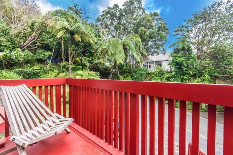 Photo of property in 6a Joll Street, Karori, Wellington, 6012