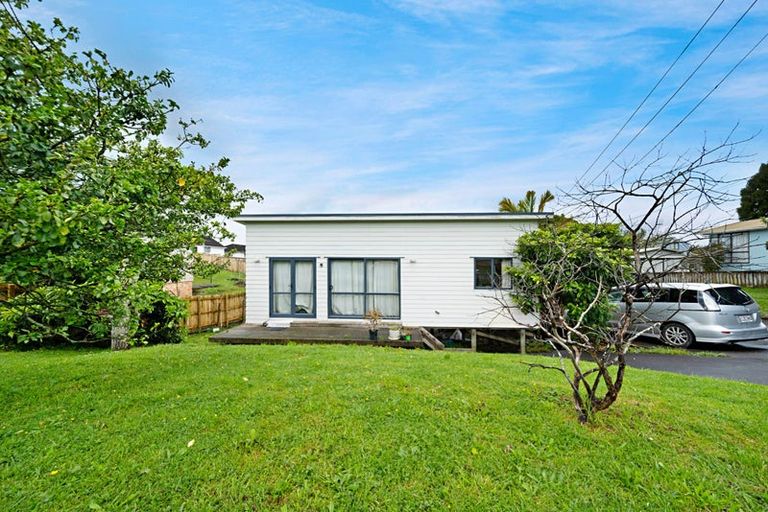 Photo of property in 19 Lynwood Road, New Lynn, Auckland, 0600