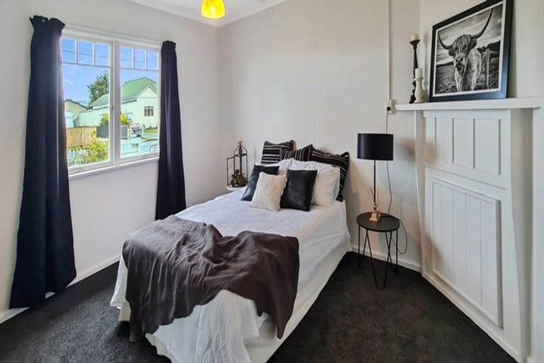 Photo of property in 23 Ross Street, Marton, 4710