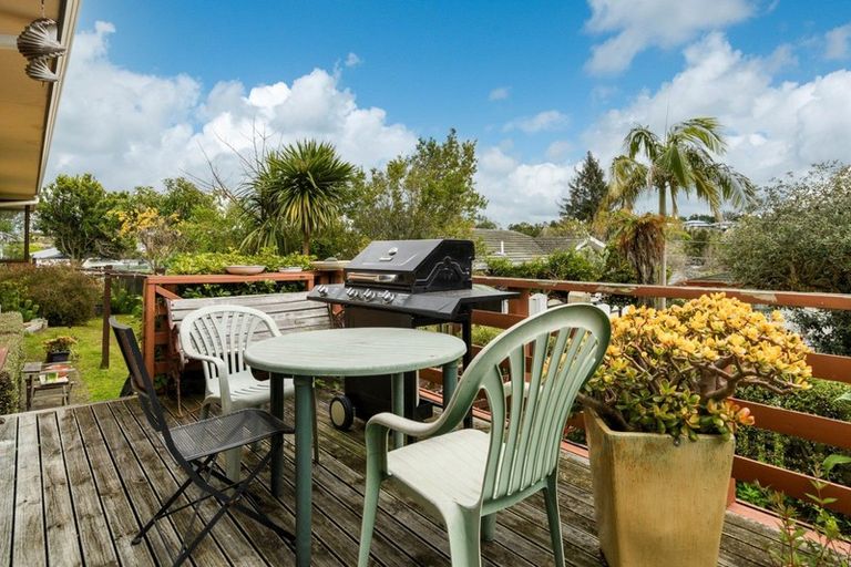 Photo of property in 64 Welcome Bay Road, Welcome Bay, Tauranga, 3112