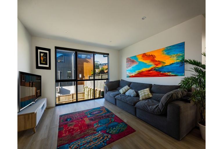 Photo of property in 34 Seafarer Crescent, Stanmore Bay, Whangaparaoa, 0932