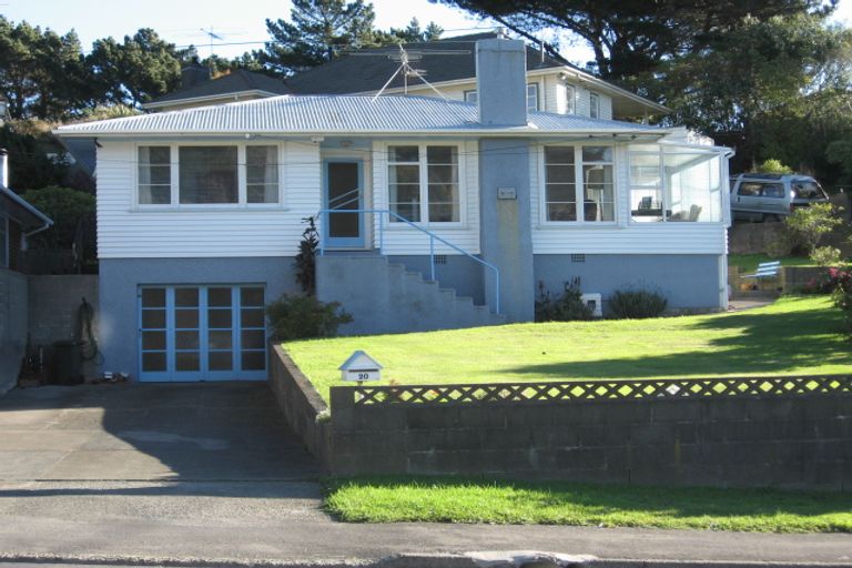 Photo of property in 20 Black Rock Road, Newlands, Wellington, 6037