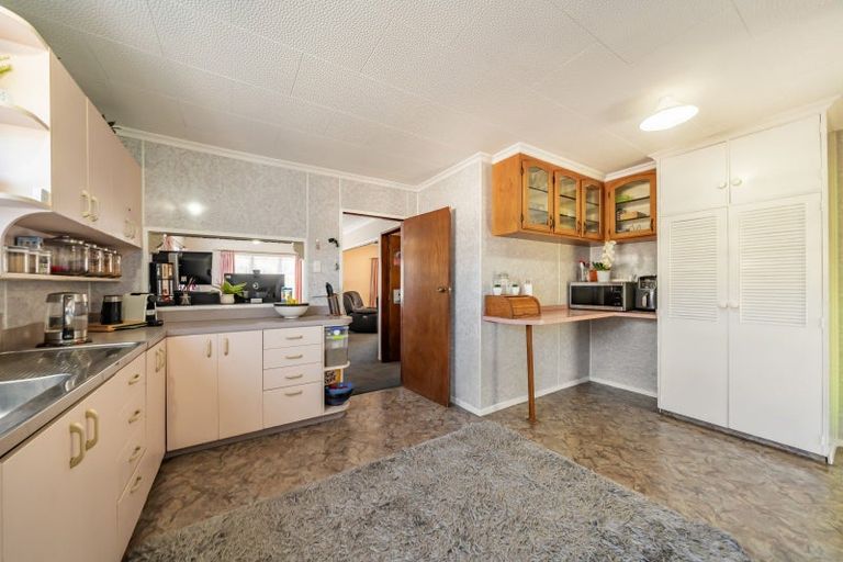 Photo of property in 18 Akron Grove, Totara Park, Upper Hutt, 5018