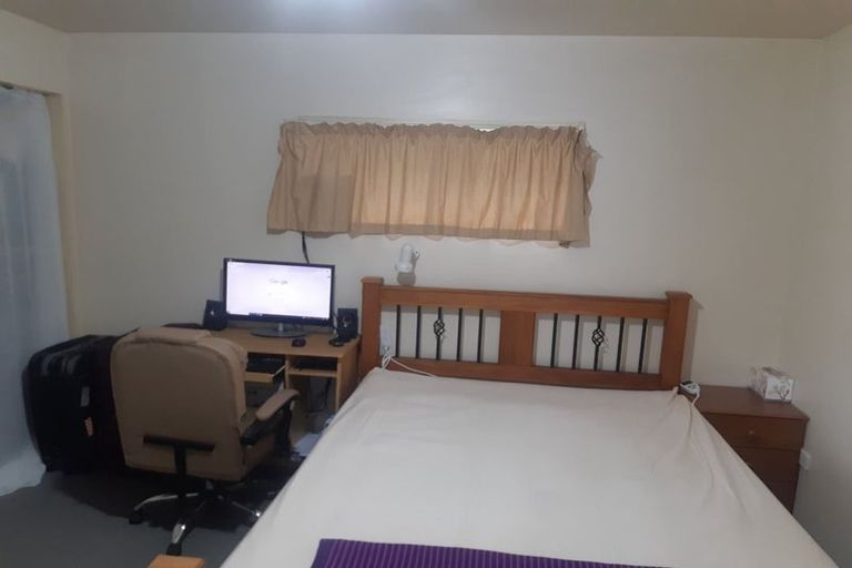 Photo of property in 5a Royal Crescent, Saint Kilda, Dunedin, 9012