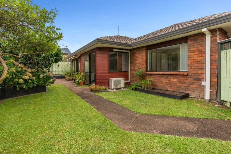 Photo of property in 2/6 Arthur Road, Hillpark, Auckland, 2102